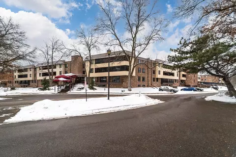 7500 Cahill Rd #115C, Edina, MN 55439