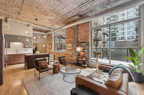 521 S 7th St #411, Minneapolis, MN 55415