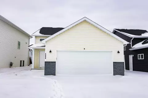 1234 27 Ave W, West Fargo, ND 58078