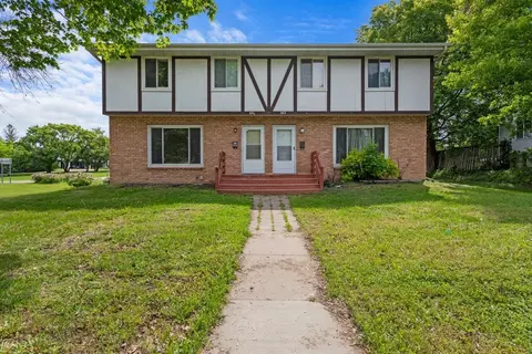 601 10th Ave S, Hopkins, MN 55343