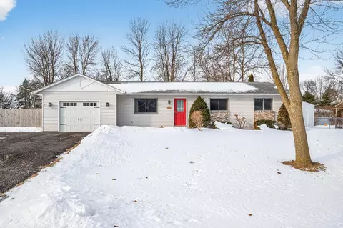531 Nelson Ln, Center City, MN 55012