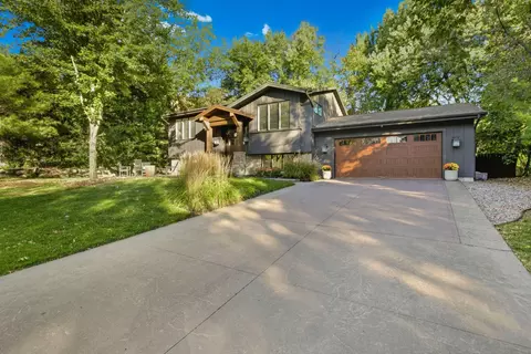 4672 Walnut St, Maple Plain, MN 55359