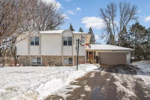 8135 Rhode Island Cir, Bloomington, MN 55438
