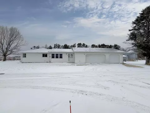 Exterior - 3876 230th St, Montevideo, MN 56265 photo 5 of 8