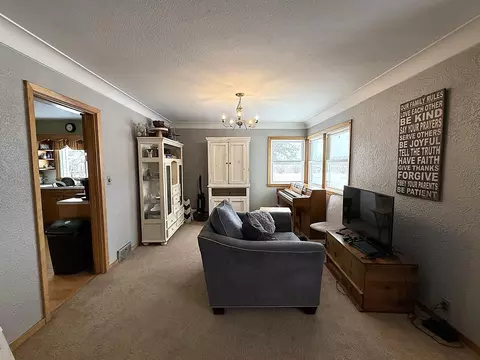 Living - 3876 230th St, Montevideo, MN 56265 photo 6 of 8