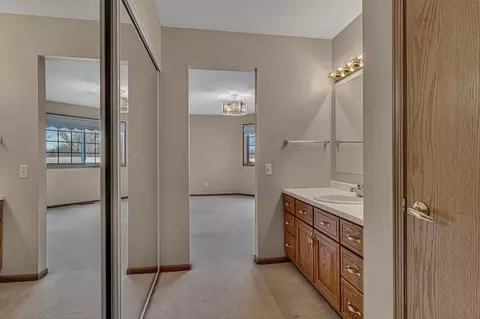 Bath - 2208 10th Ave SE, Willmar, MN 56201 photo 2 of 4