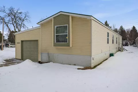 2004 Flamingo Dr NE, Andover, MN 55304