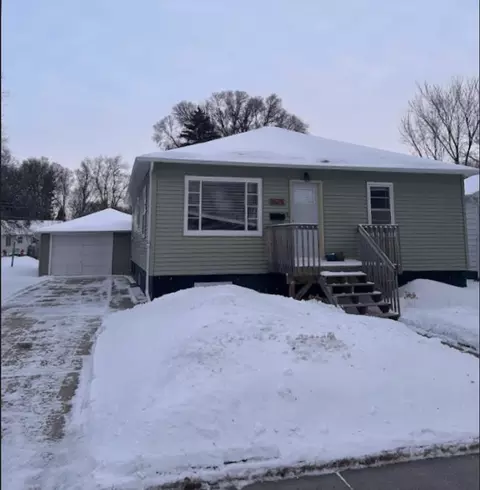 1625 9th Ave S, Fargo, ND 58103