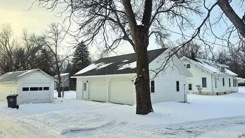 Exterior - 202 E 1st St, Morris, MN 56267 photo 2 of 5