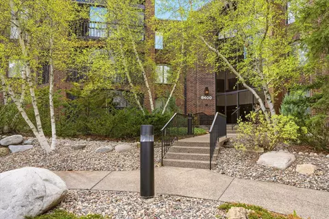 8400 Pennsylvania Rd #227, Bloomington, MN 55438