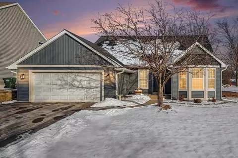 8489 Bryce Ct, Inver Grove Heights, MN 55076