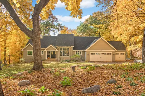 5250 Saint Albans Bay Rd, Excelsior, MN 55331