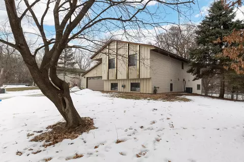 4626 Lenore Ln, Eagan, MN 55122