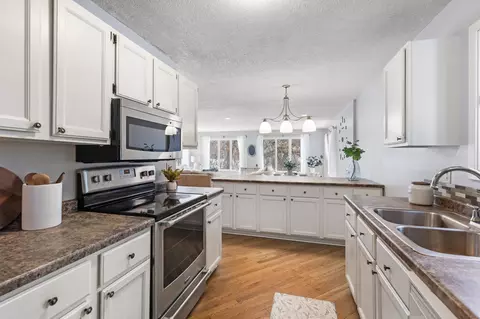 Kitchen - 4626 Lenore Ln, Eagan, MN 55122 photo 1 of 4