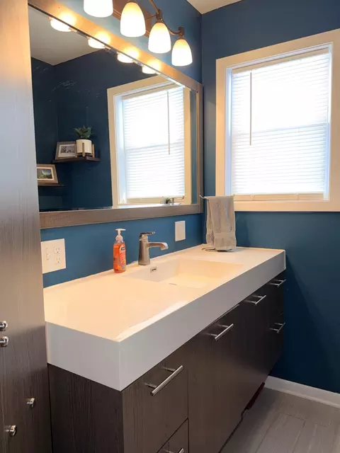 Bath - 784 Highland Rd, Windom, MN 56101 photo 1 of 3