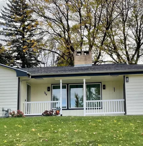 Exterior - 784 Highland Rd, Windom, MN 56101 photo 2 of 5
