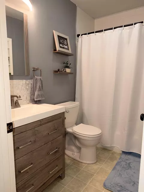 Bath - 784 Highland Rd, Windom, MN 56101 photo 3 of 3