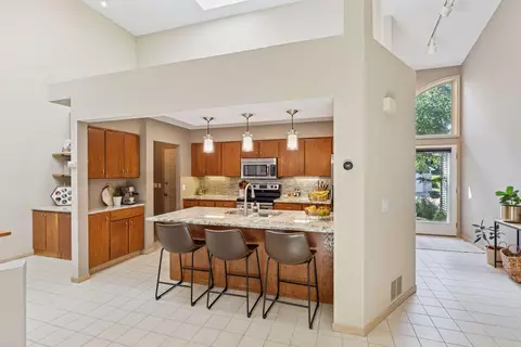 1675 Brueberry Ln, Arden Hills, MN 55112