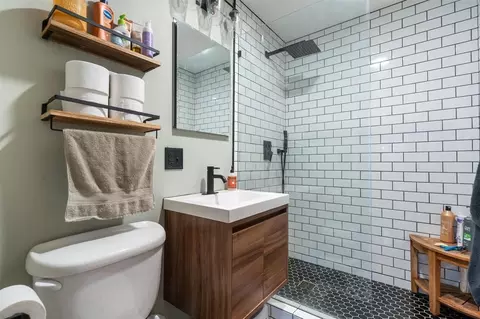 Bath - 1524 W Arrowhead Rd, Duluth, MN 55811 photo 1 of 1