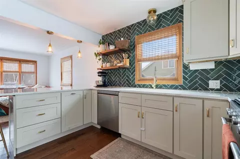 Kitchen - 1524 W Arrowhead Rd, Duluth, MN 55811 photo 4 of 4