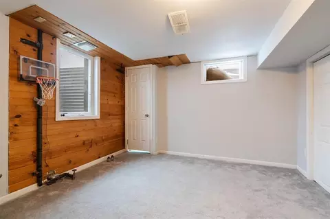 Bedroom - 1524 W Arrowhead Rd, Duluth, MN 55811 photo 3 of 5