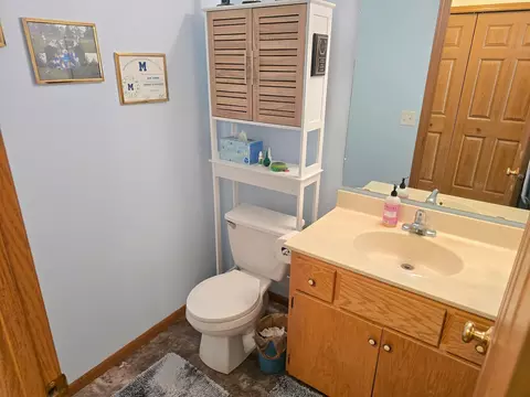 Bath - 939 Cypress Rd #42, Saint Cloud, MN 56303 photo 1 of 2