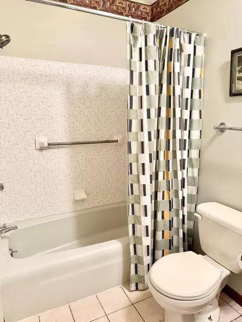 Bath - 4388 Robin Ln NW, Hackensack, MN 56452 photo 2 of 5