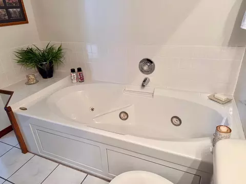 Bath - 4388 Robin Ln NW, Hackensack, MN 56452 photo 4 of 5