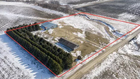 4684 Elm Ave, Riceville, IA 50466