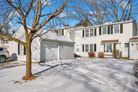 1496 Granada Ave N, Oakdale, MN 55128