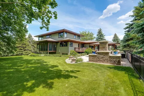 6934 Highover Dr, Chanhassen, MN 55317