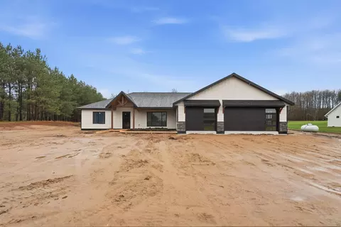 7215 Emerald Dr NE, Alexandria, MN 56308
