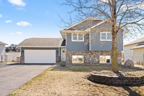 9489 Hames Ave S, Cottage Grove, MN 55016