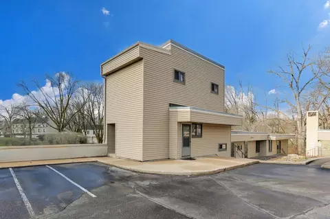 110212 Village Rd, Chaska, MN 55318