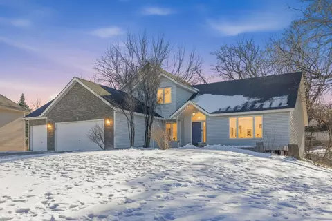 3113 Chandler Ct, Burnsville, MN 55337