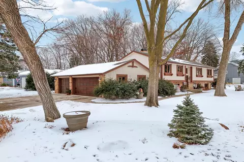 5335 Baywood Shores Dr, Mound, MN 55364