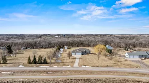 2507 River Rd, Marshall, MN 56258