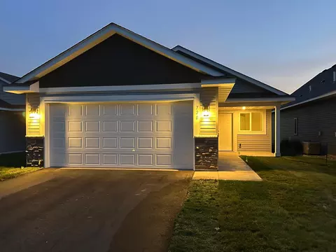 720 Cherrywood Ln NE, Isanti, MN 55040