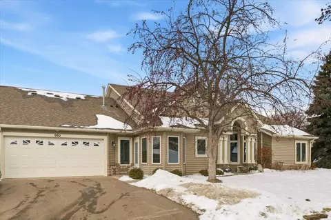 992 Stratford Ct, Burnsville, MN 55337