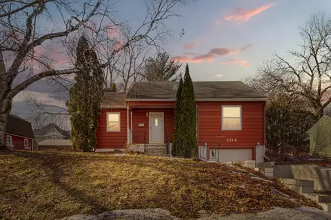 1314 N Cedar Ave, Owatonna, MN 55060