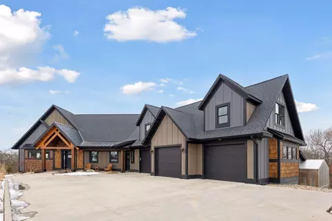 771 Zumbro Oaks Ln NW, Oronoco, MN 55960
