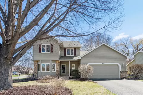 8351 W Lake Dr, Chanhassen, MN 55317