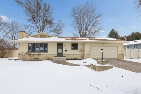 1011 Hazel St, River Falls, WI 54022