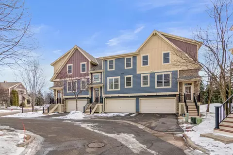 10759 Falling Water Ln #B, Woodbury, MN 55129