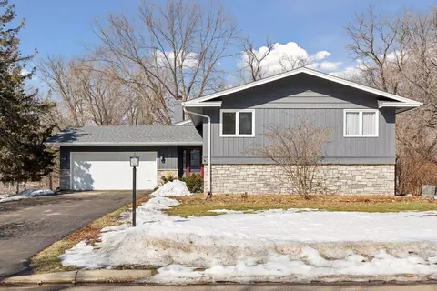 16600 Blenheim Way, Minnetonka, MN 55345