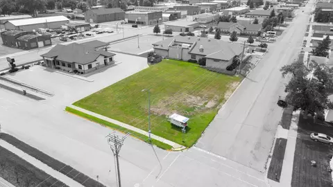 145 5th Ave NE, Valley City, ND 58072