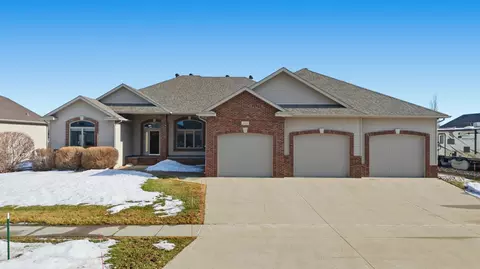 1929 Pentland St, West Fargo, ND 58078