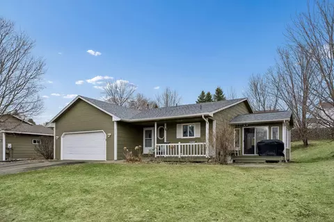 313 Heights Rd NW, Saint Michael, MN 55376