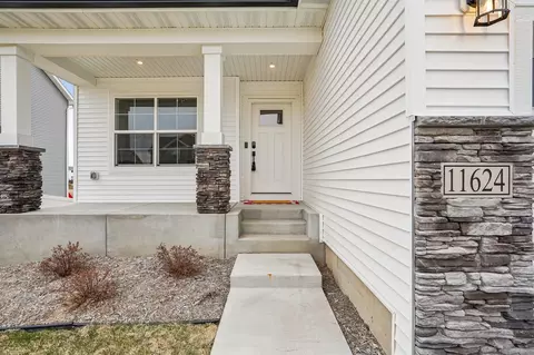 11624 5th St NE, Hanover, MN 55341