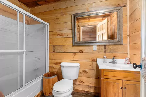 Bath - 2132 295th Ave, Luck, WI 54853 photo 1 of 1